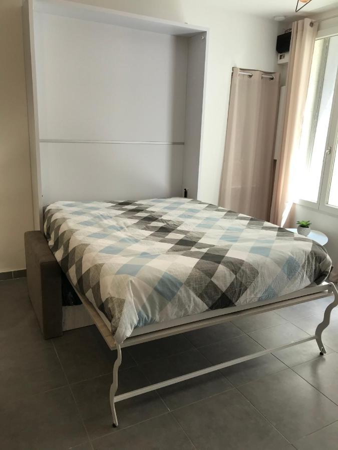 Le Benedictins Apartamento Nîmes Exterior foto