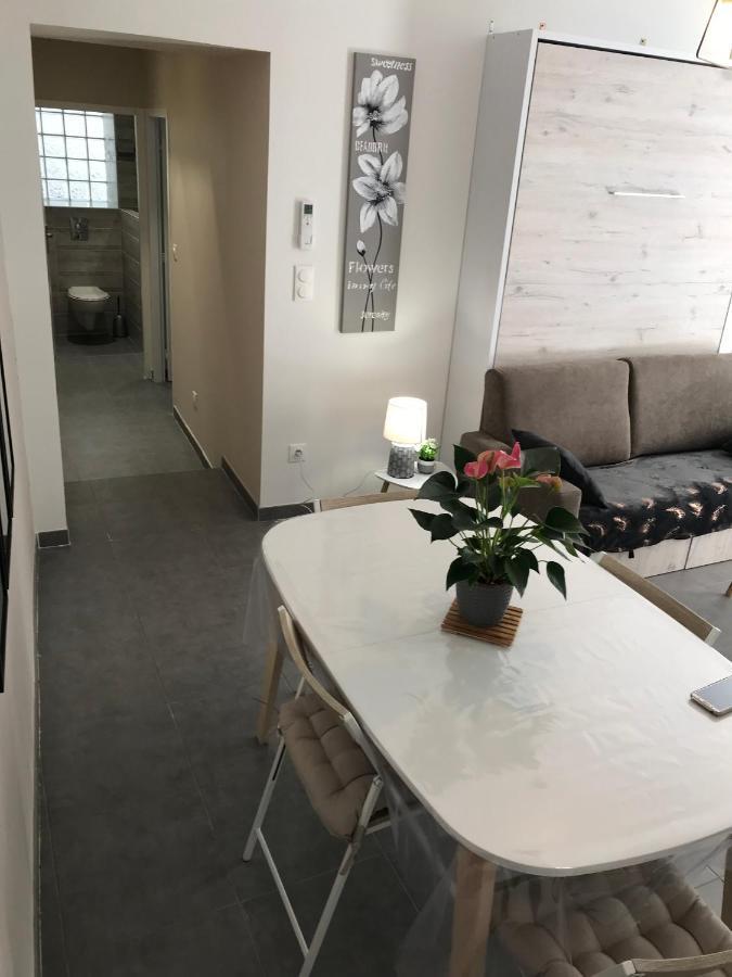 Le Benedictins Apartamento Nîmes Exterior foto