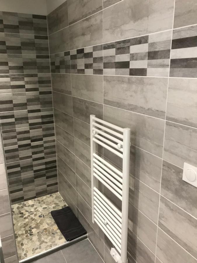 Le Benedictins Apartamento Nîmes Exterior foto