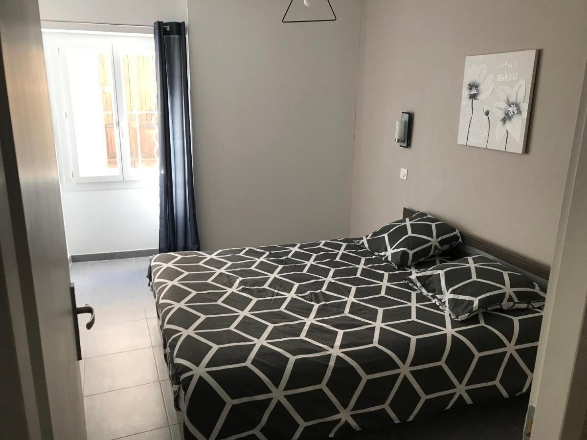 Le Benedictins Apartamento Nîmes Exterior foto