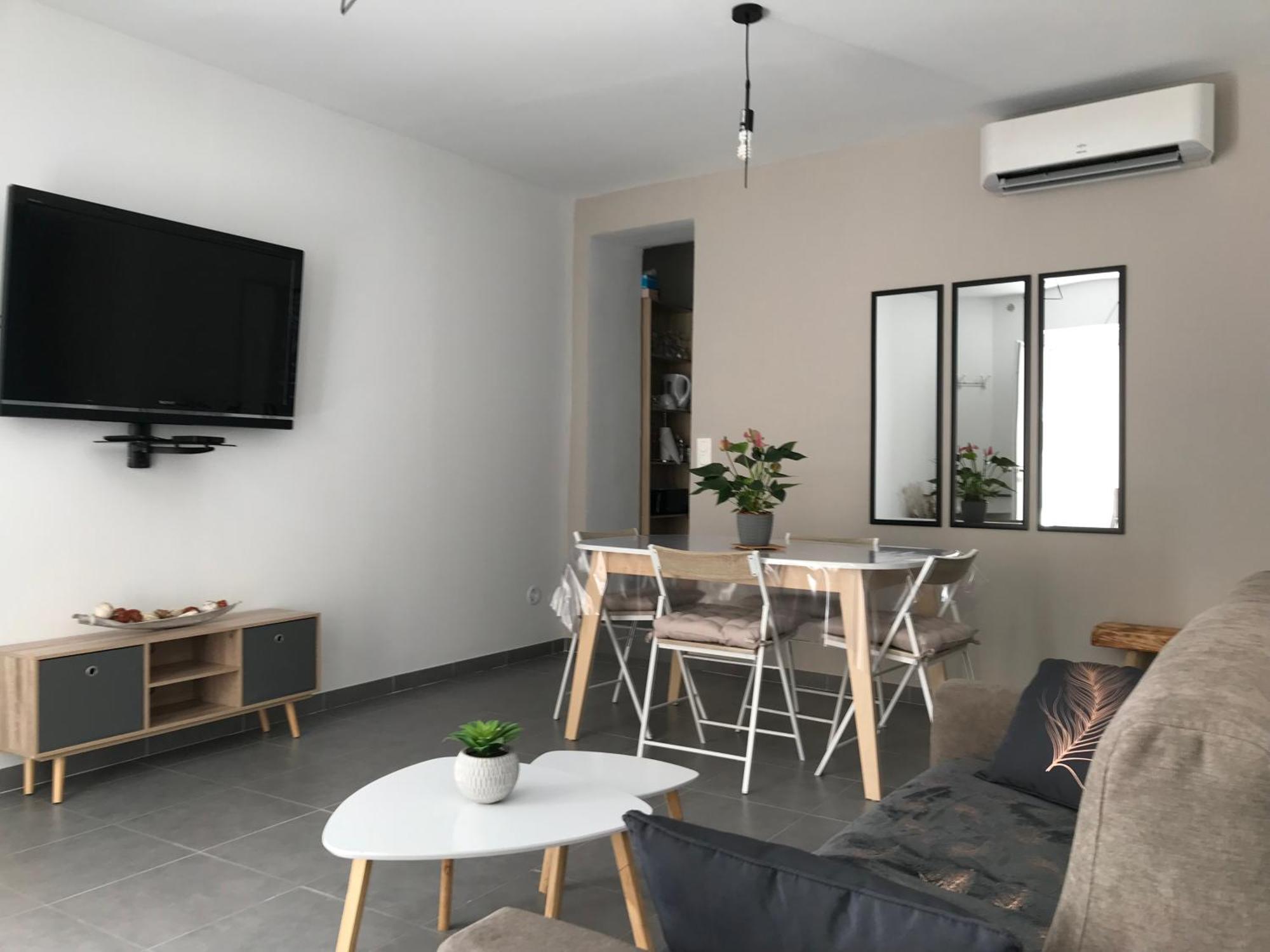 Le Benedictins Apartamento Nîmes Exterior foto